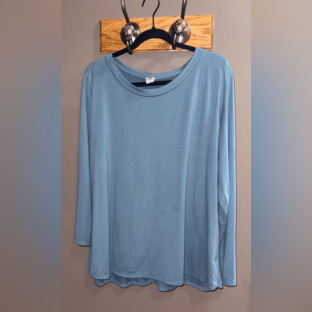 Women's Blue Top